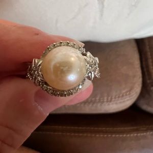 Fresh water pearl and diamond engagement ring Sz 7